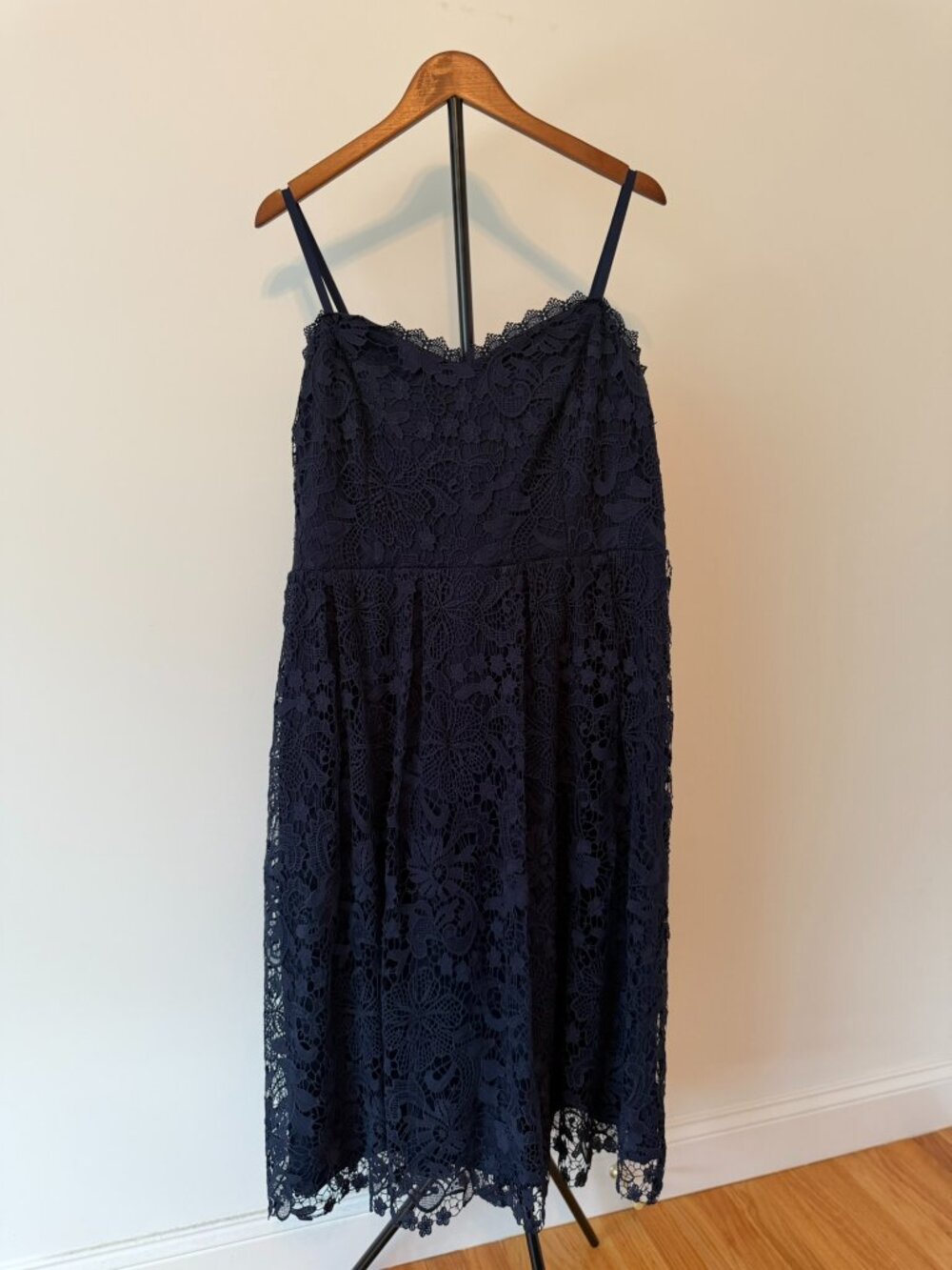 CITY CHIC NAVY BLUE SCARLET FLORAL CROCHET LACE COCKTAIL DRESS (SIZE S / US 16)